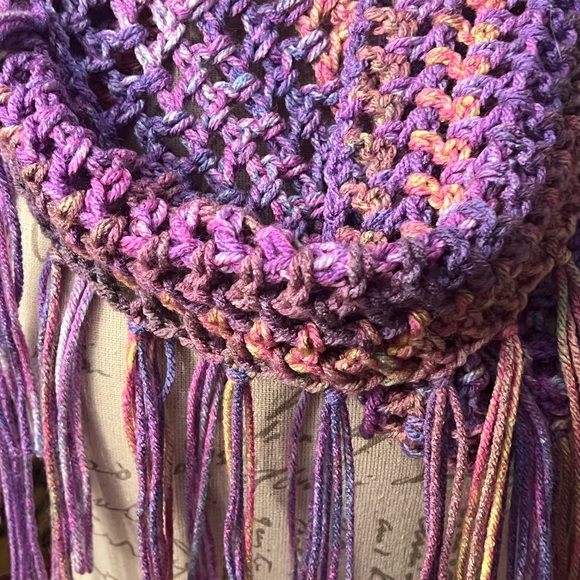 Handmade infinity fringe scarf mermaid color theme - Picture 3 of 9